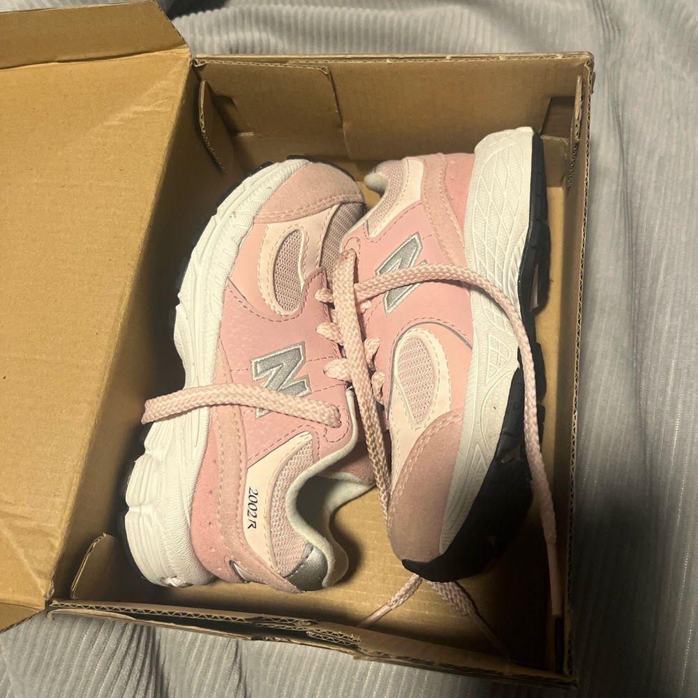 New Balance Pink and White Sneakers Athletic Design